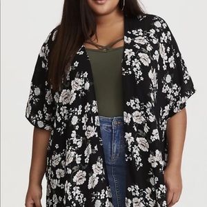 Black Torrid Plus Size Lightweight Floral Kimono Duster - Size 0- New With Tags